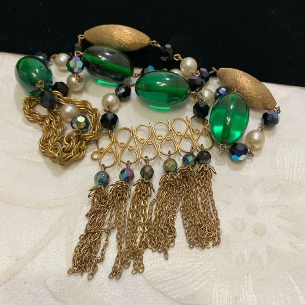 Vintage Lucite And Glass Bead Lavaliere Tassle Necklace